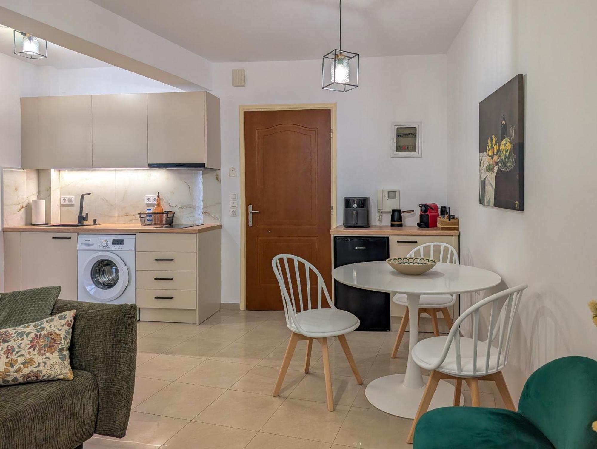 Xperience Central Apartments Iraklion Buitenkant foto